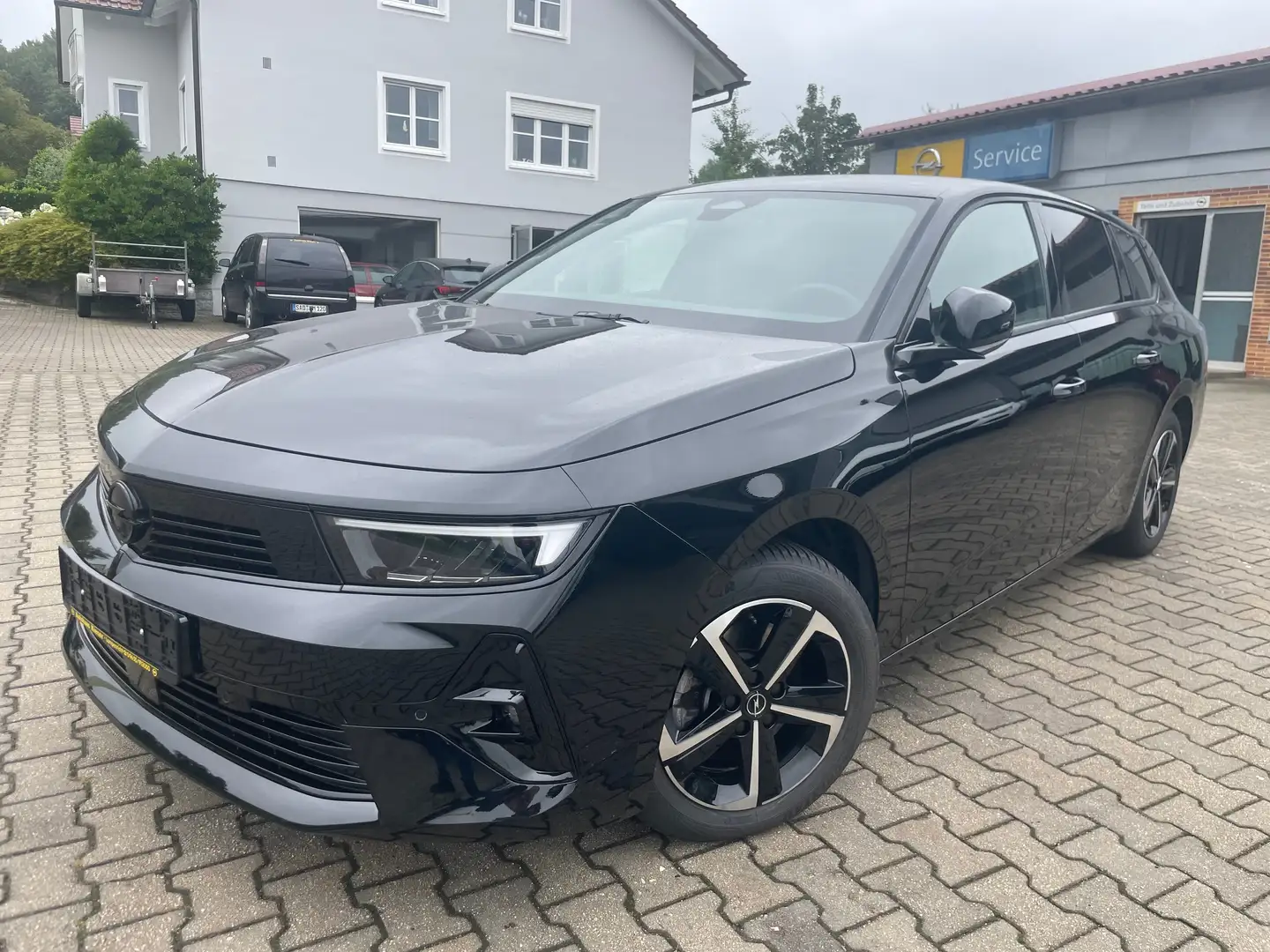 Opel Astra Sports Tourer 1.2 Turbo AT GS Radar 360° AHK Schwarz - 1