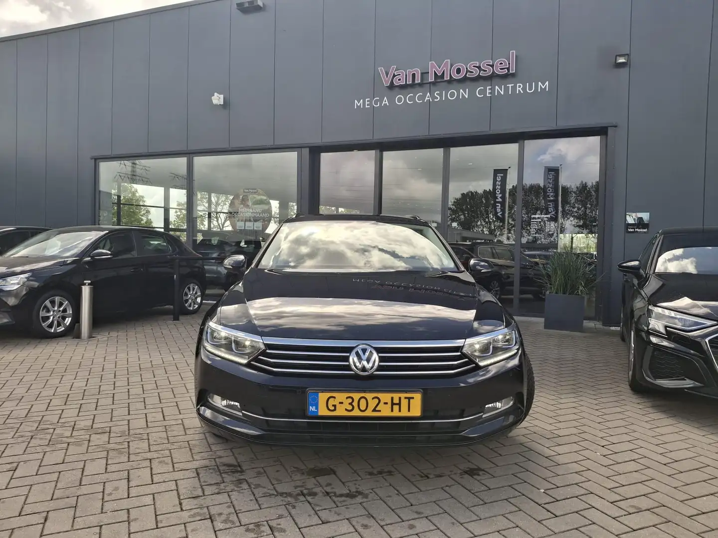 Volkswagen Passat Variant 1.5 TSI Comfortline AUTOMAAT | NAVIGATIE | CLIMATE Noir - 2