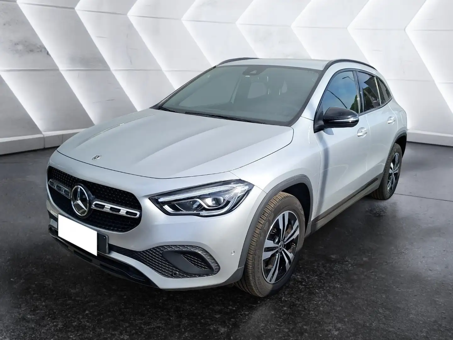 Mercedes-Benz GLA 200 GLA 200 Automatic Sport Plus Plateado - 1