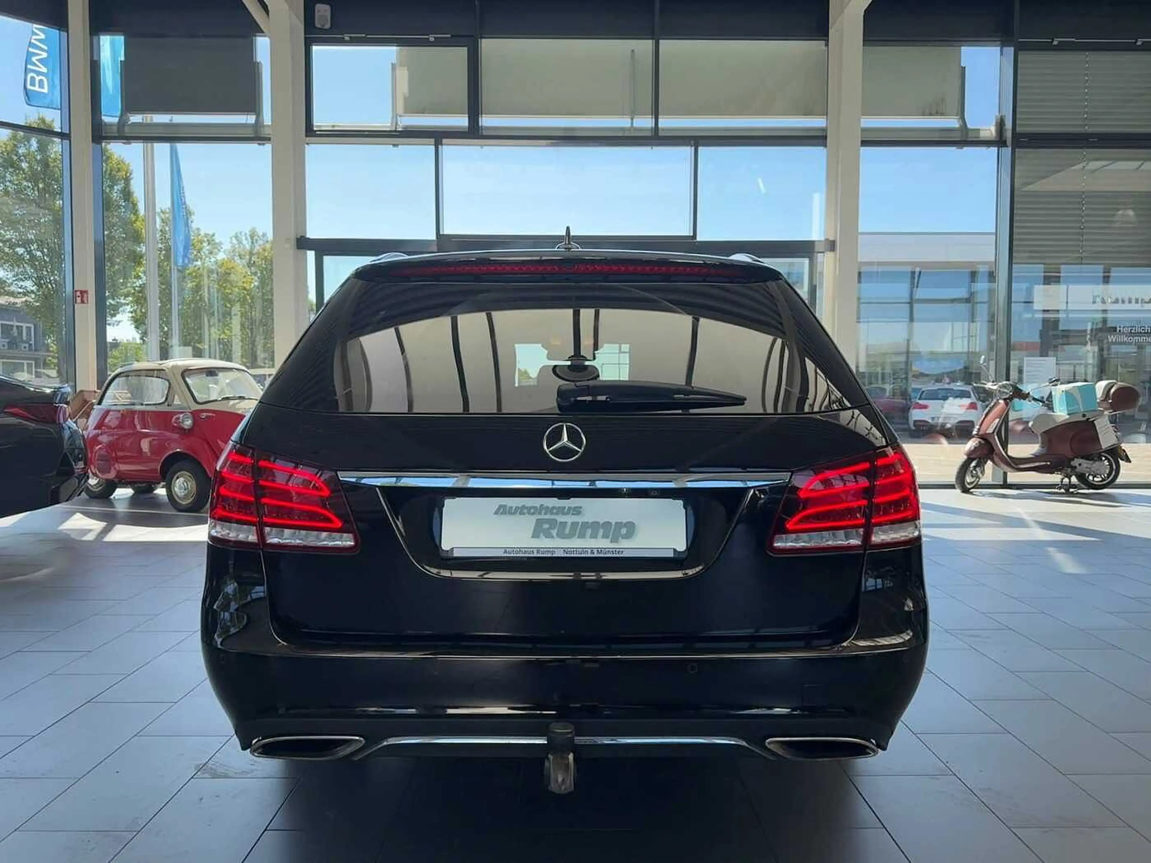 Mercedes-Benz E 350 d 4Matic AHK/PANO/Standheizung/360°Kam — photo 6
