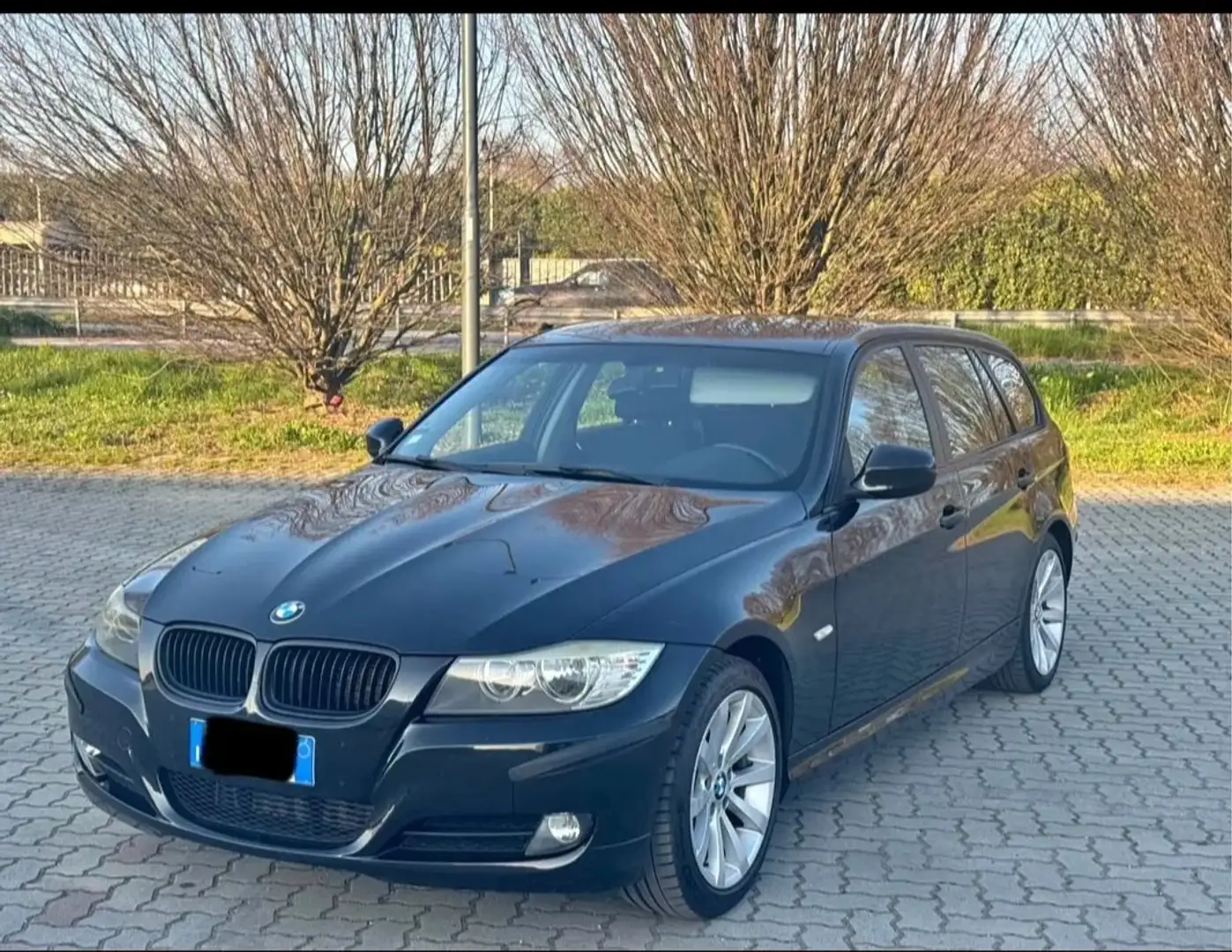 BMW 318 318tds Touring c/clima auto Nero - 1
