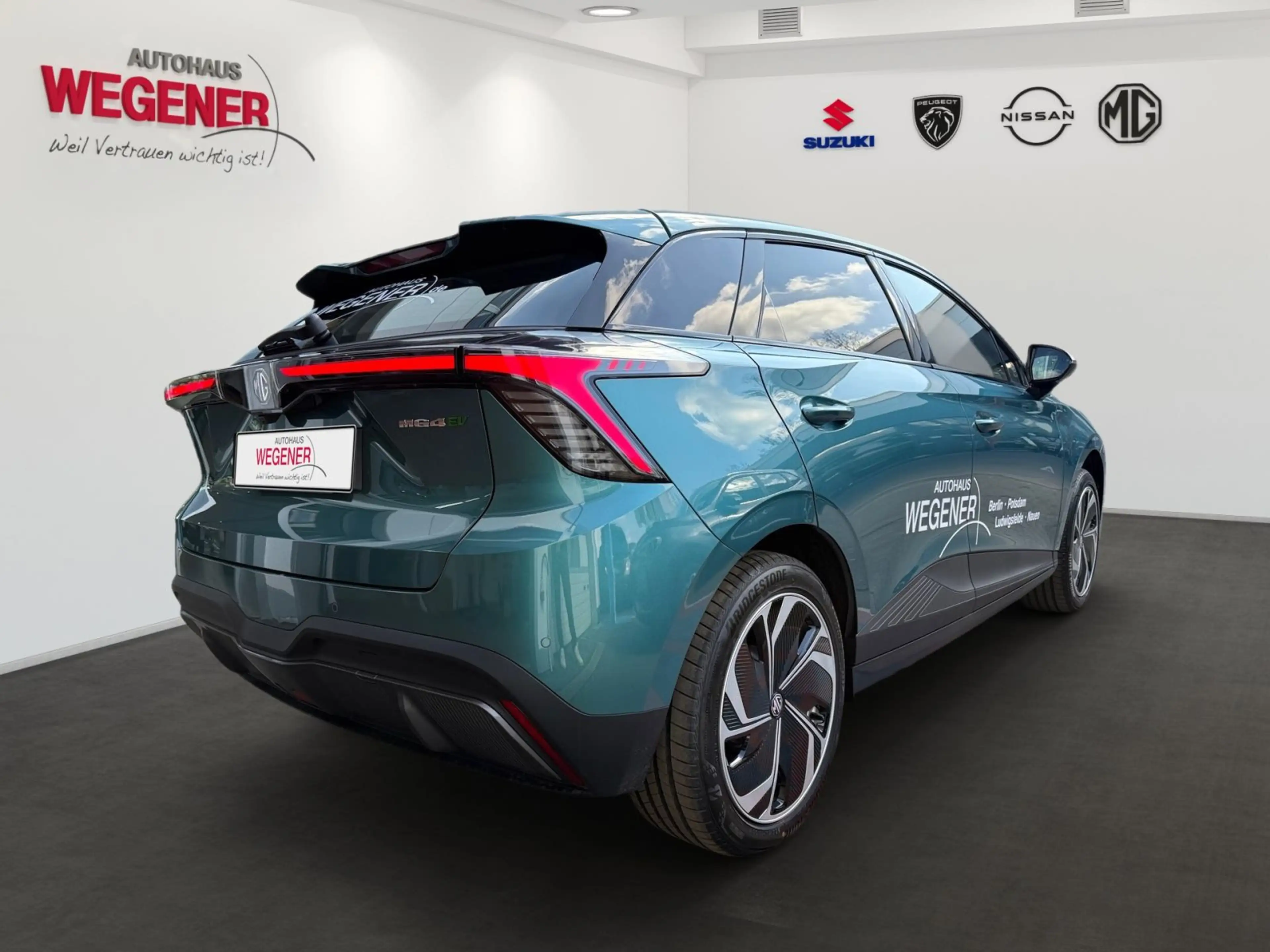 MG MG4 EV 64 kWh Premium - LED CarPlay ACC — photo 3