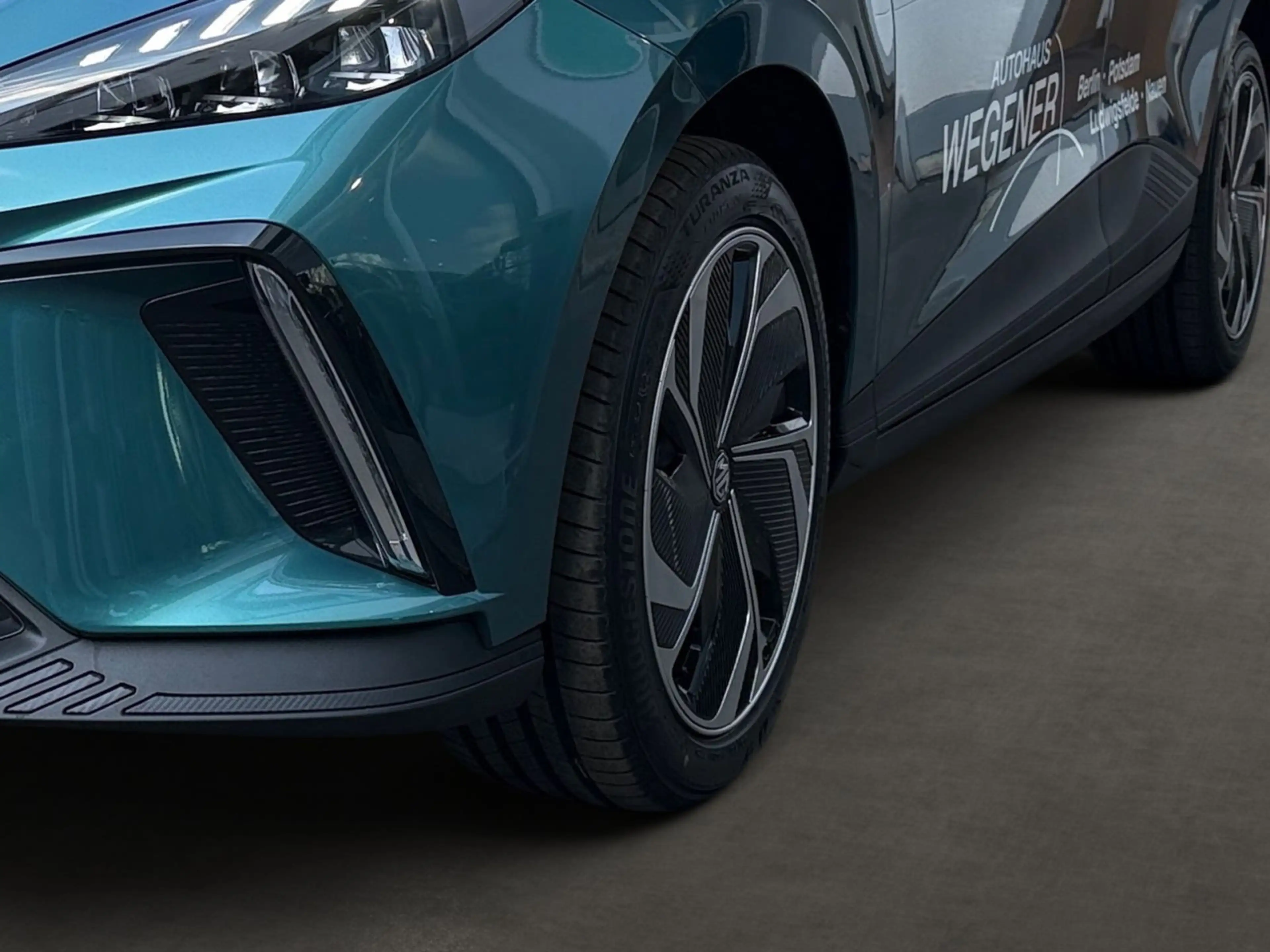 MG MG4 EV 64 kWh Premium - LED CarPlay ACC — photo 6