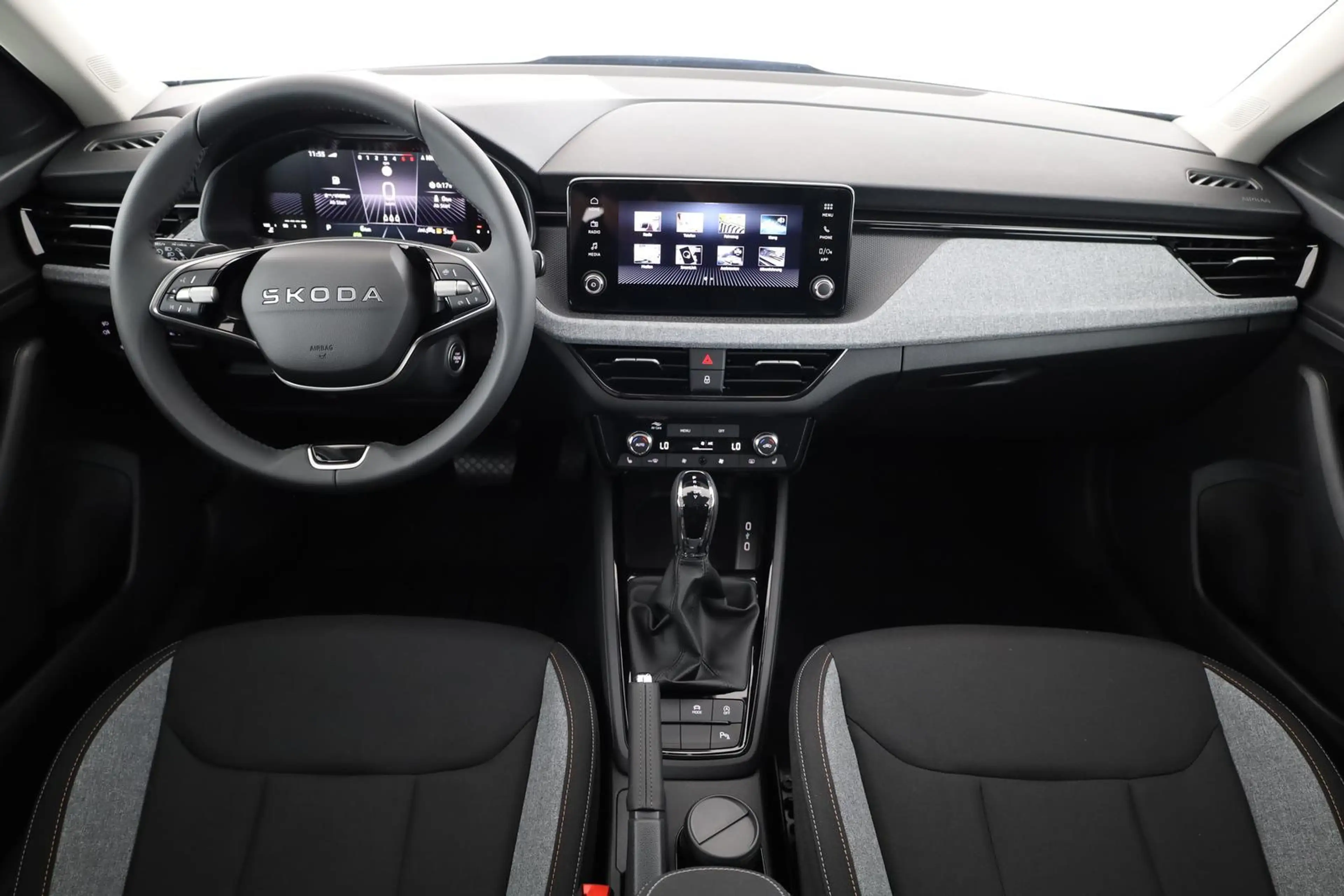 Skoda Kamiq Selection 1.5 TSI DSG Selection, AHK, LED, Kame... — photo 4