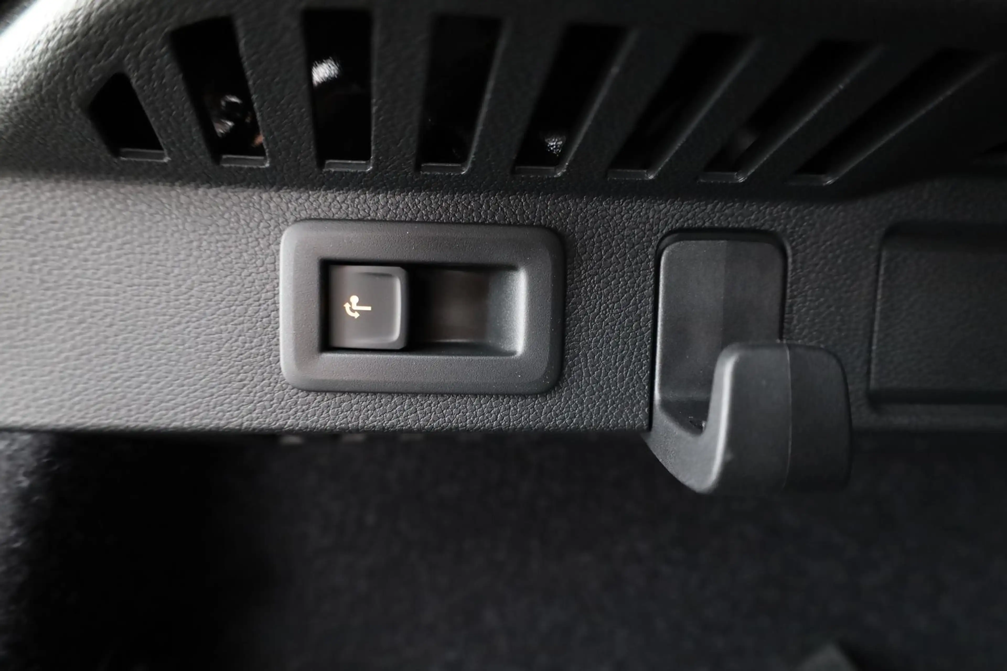 Skoda Kamiq Selection 1.5 TSI DSG Selection, AHK, LED, Kame... — photo 13