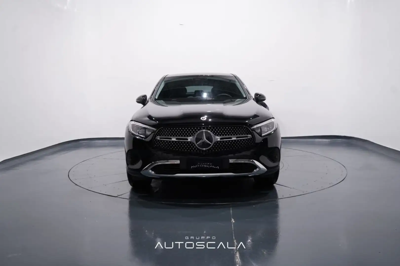 Mercedes-Benz GLC 200 d 4Matic Mild hybrid Coupé Advanced Schwarz - 2