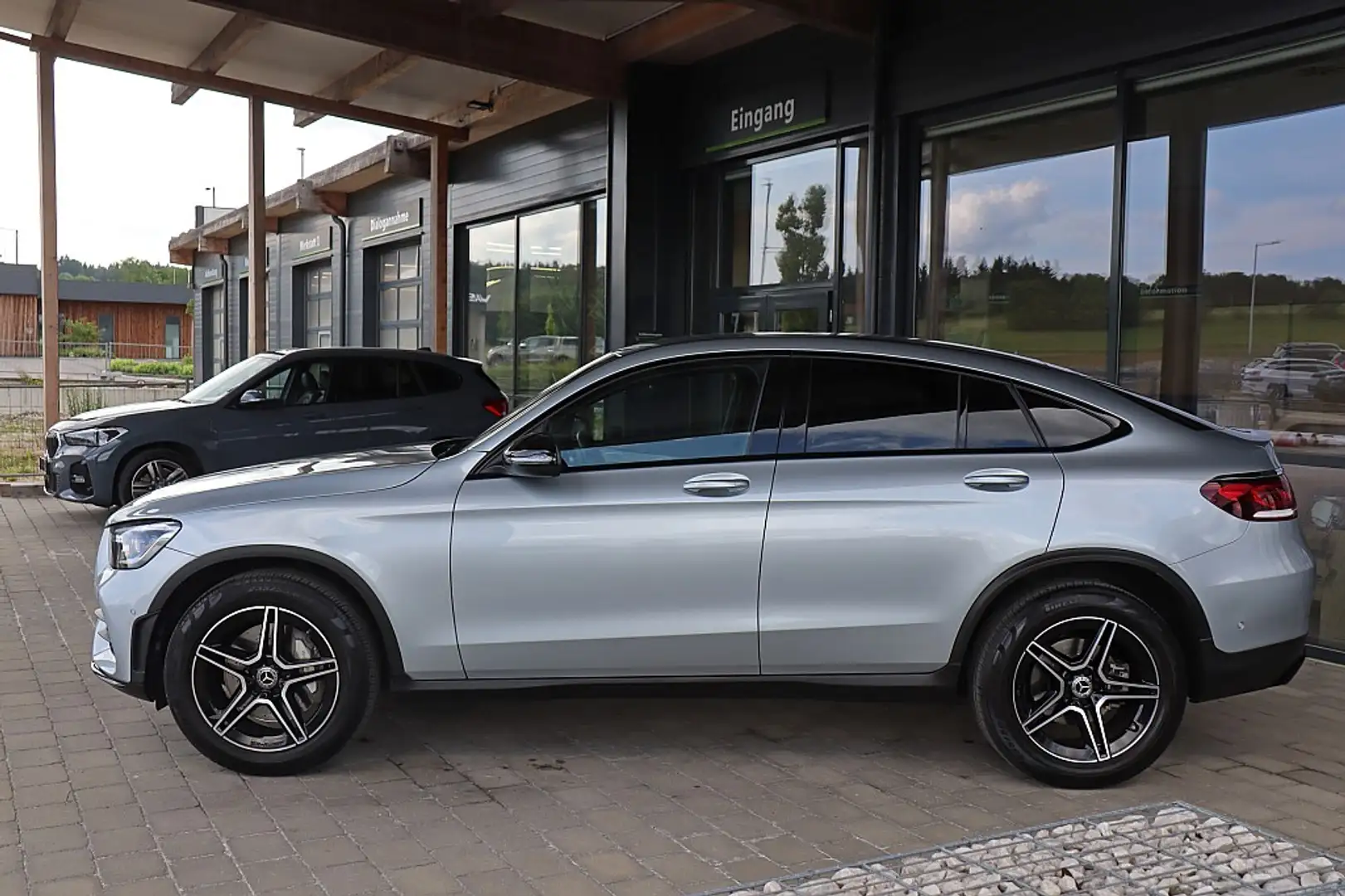 Mercedes-Benz GLC 220 d Coupé 4MATIC AMG ACC, AHK elektr., MultibeamL... Silber - 2
