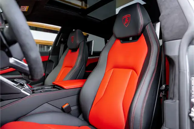 Lamborghini Urus view 10