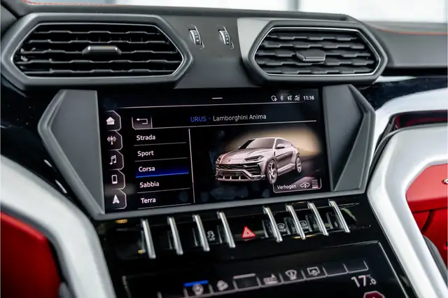 Lamborghini Urus view 27
