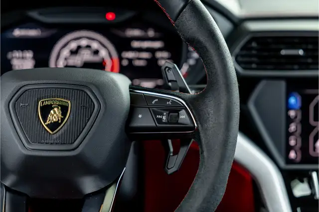 Lamborghini Urus view 24