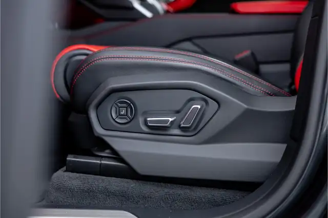 Lamborghini Urus view 9
