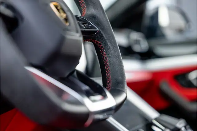 Lamborghini Urus view 25
