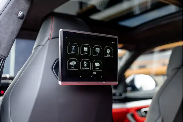 Lamborghini Urus view 14