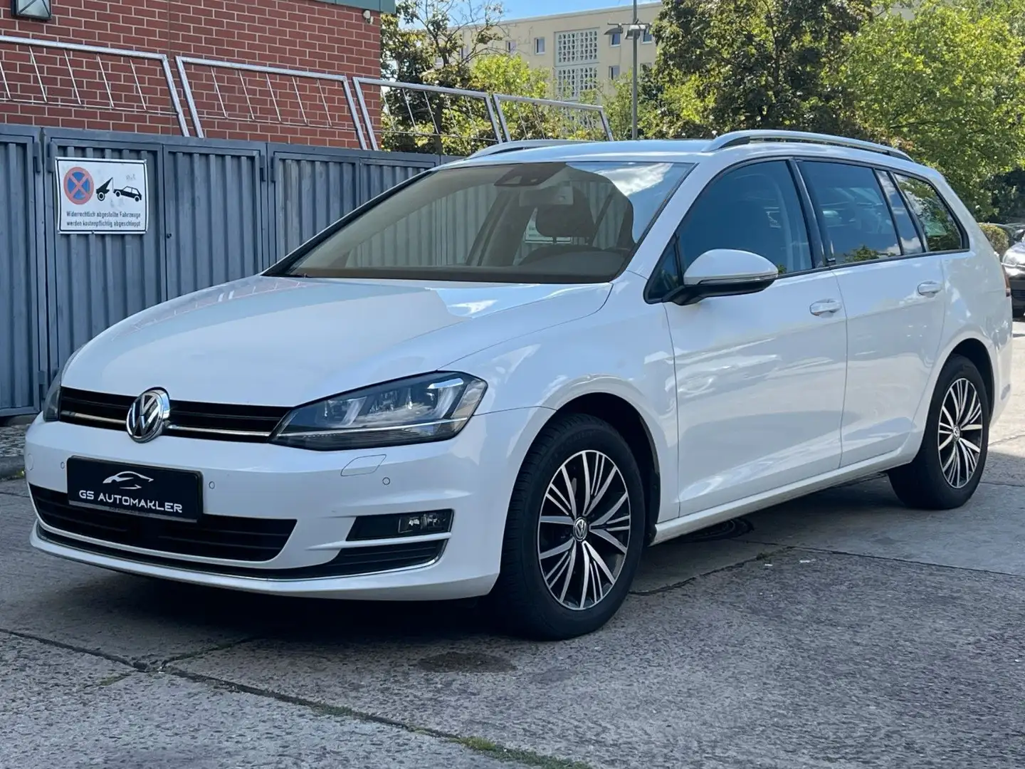 Volkswagen Golf VII Variant Allstar AHK PDC Automatik ACC Weiß - 2