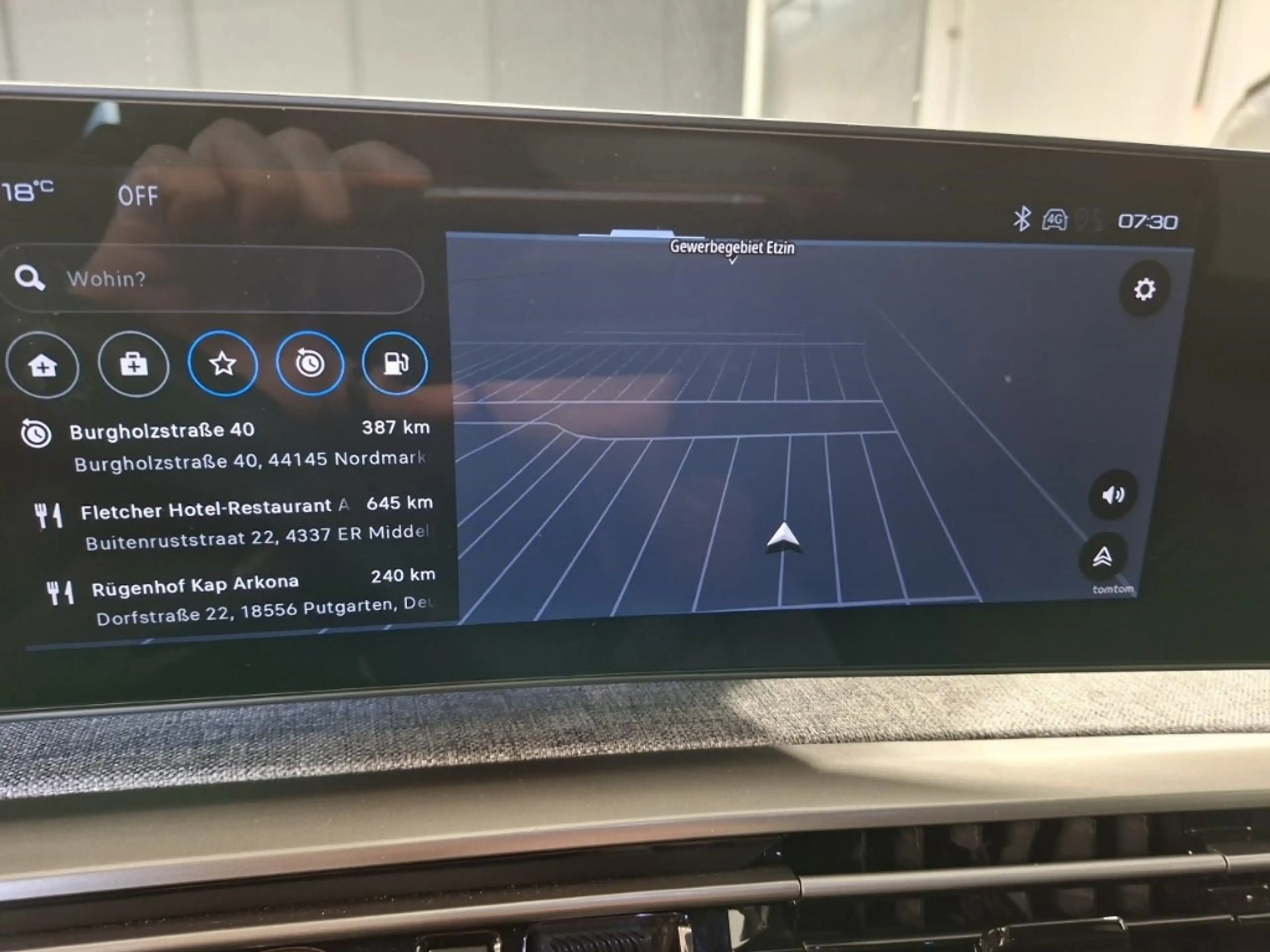 Peugeot 3008 Hybrid GT AT Shz Navi Kamera 360 AHK Tempomat — photo 6
