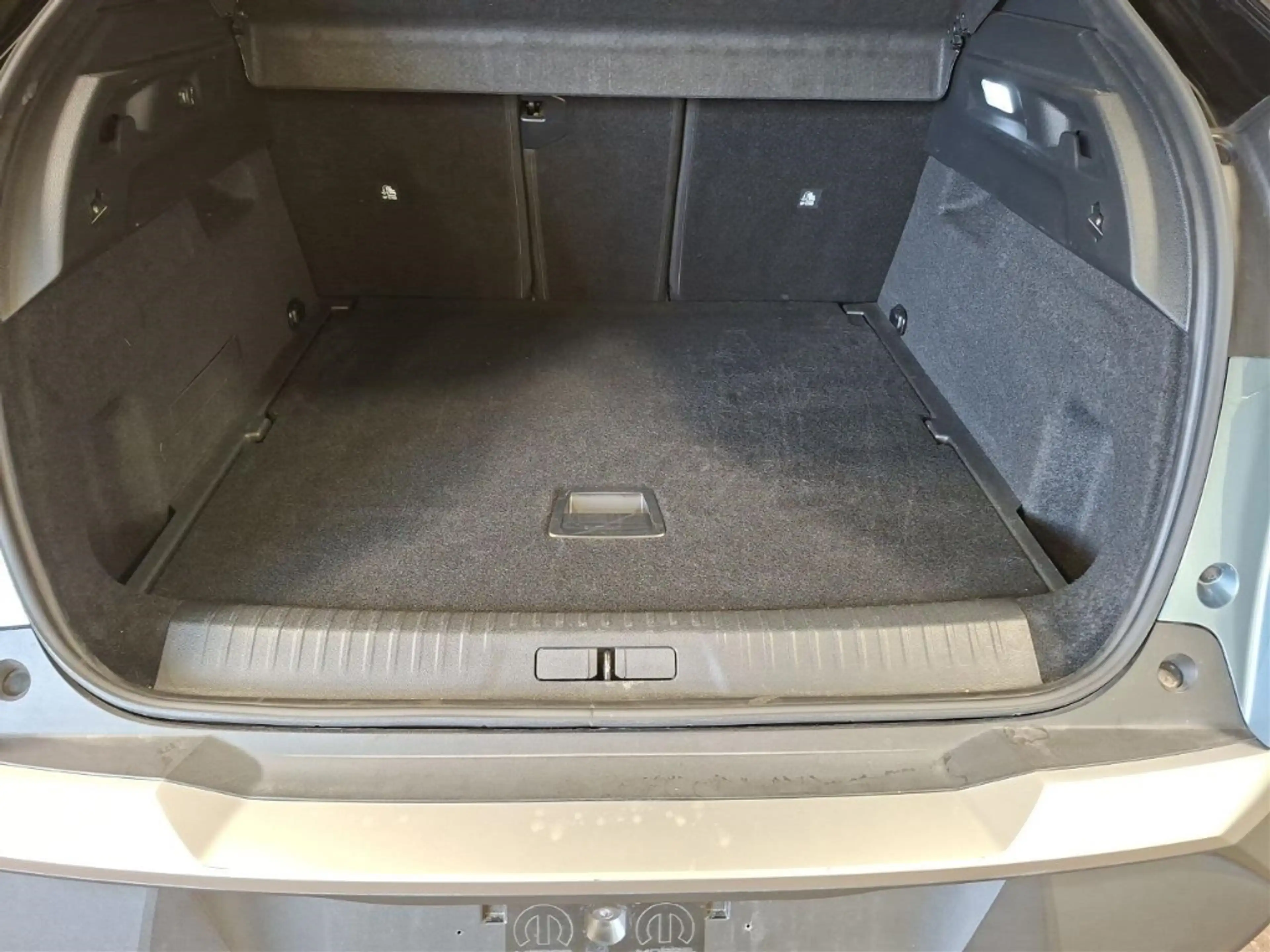 Peugeot 3008 Hybrid GT AT Shz Navi Kamera 360 AHK Tempomat — photo 7