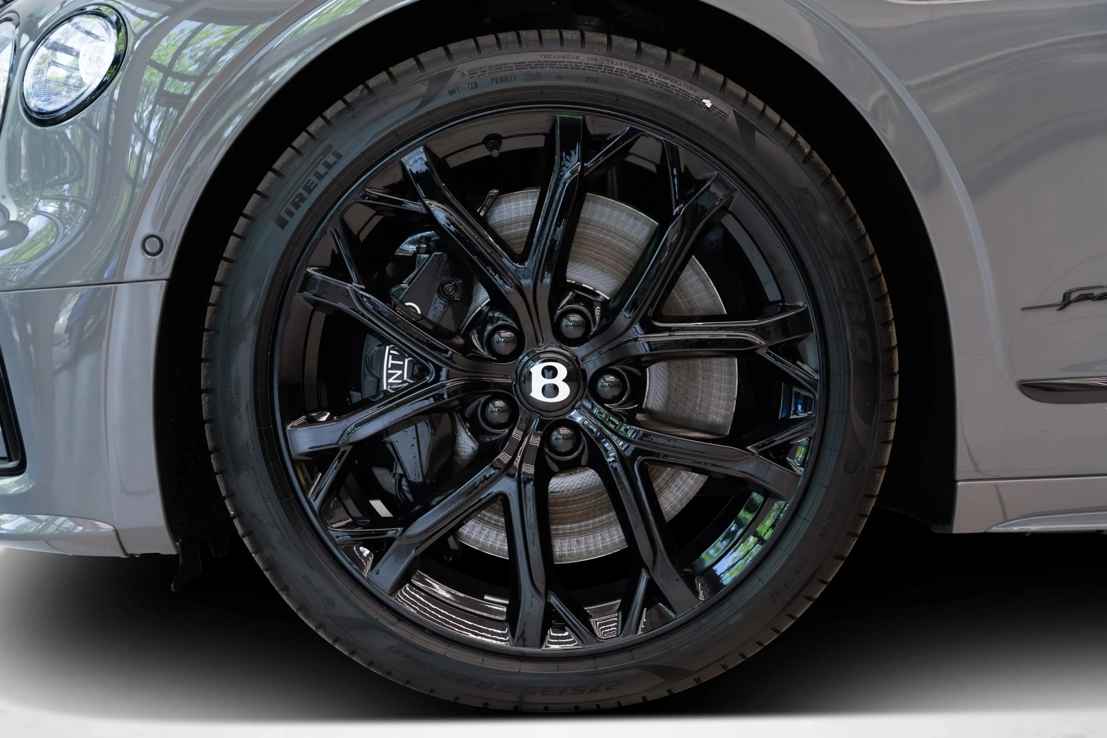 Bentley Flying Spur Speed V8 Hybrid — photo 10