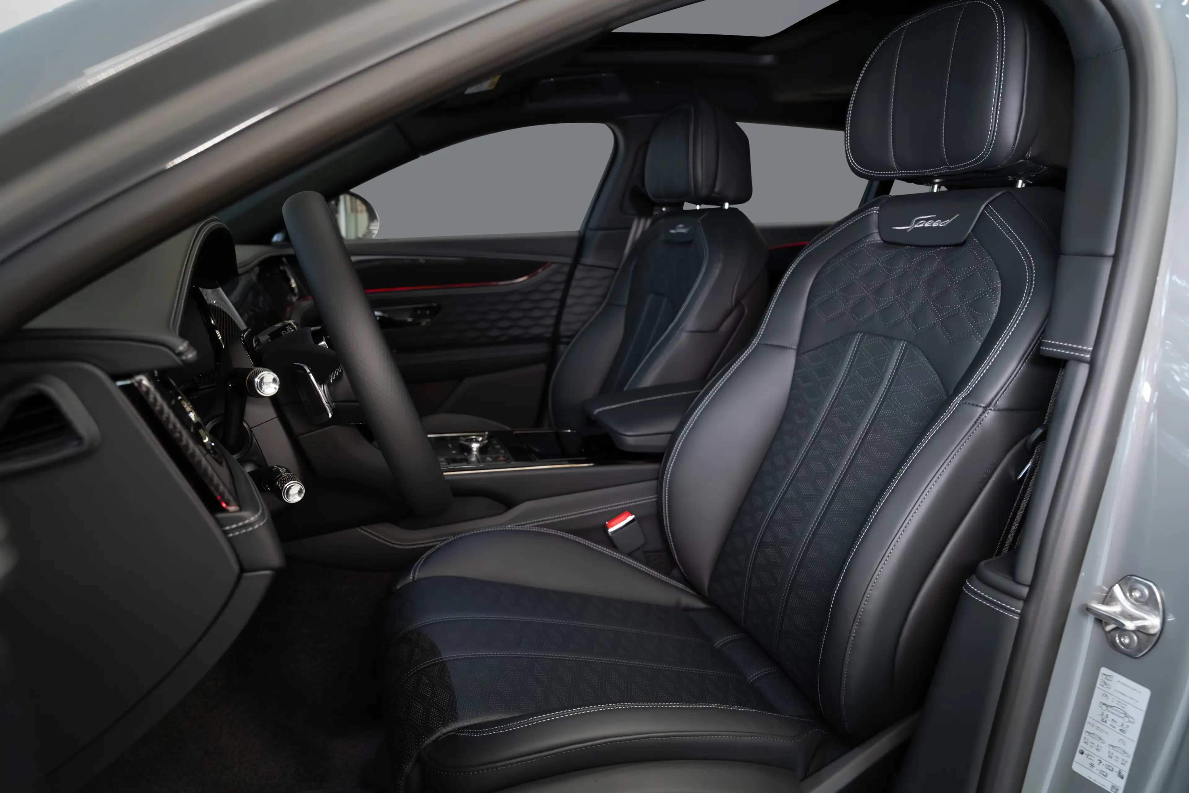 Bentley Flying Spur Speed V8 Hybrid — photo 14