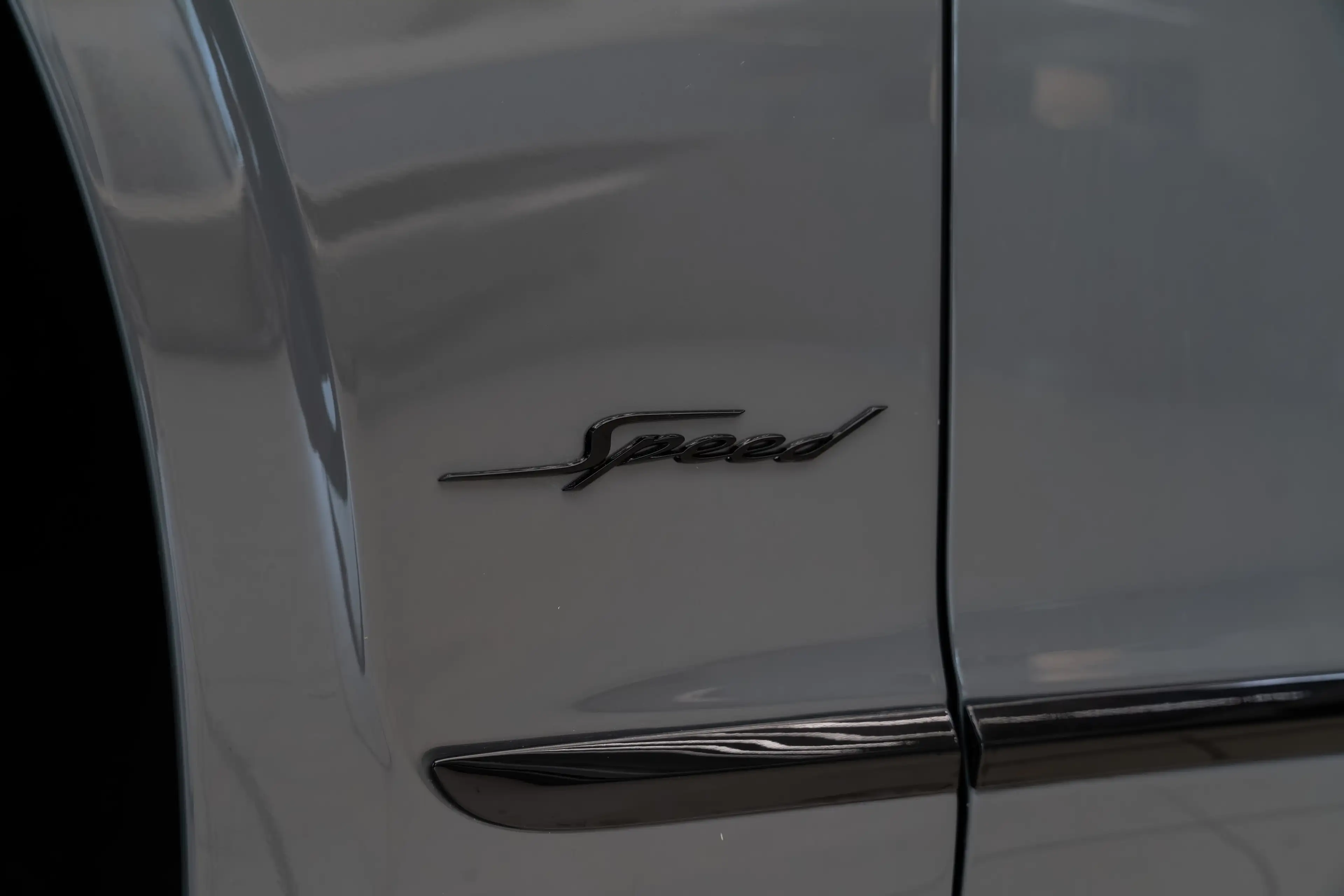 Bentley Flying Spur Speed V8 Hybrid — photo 8
