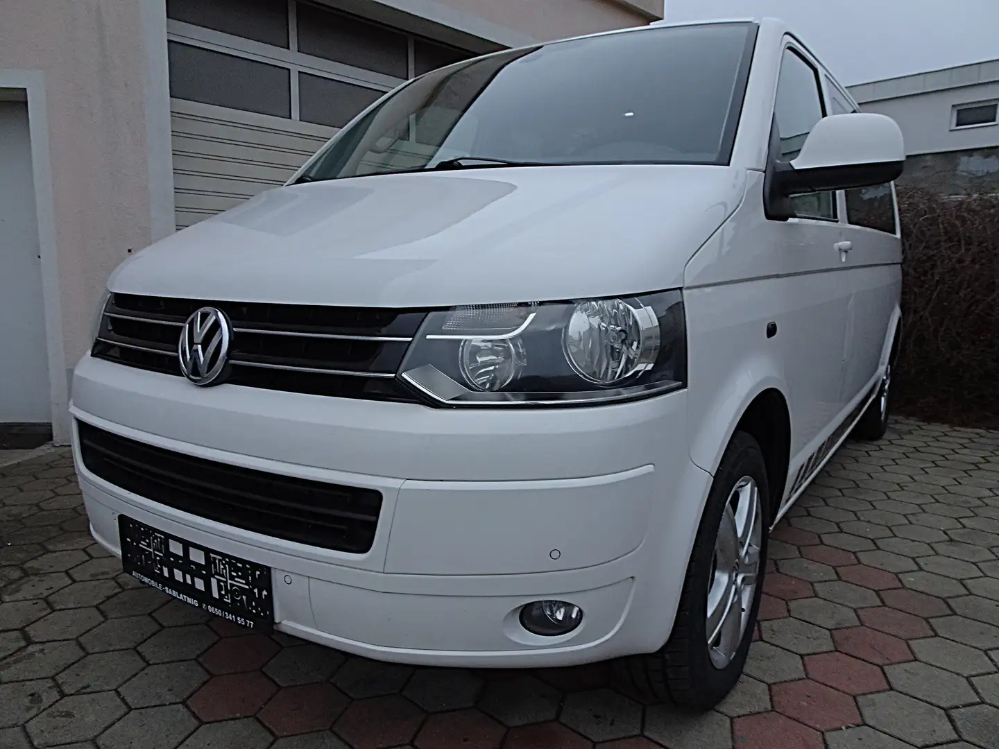 Volkswagen T5 Multivan Highline 2,0 BiTDI DSG 4Motion lang Weiß - 1