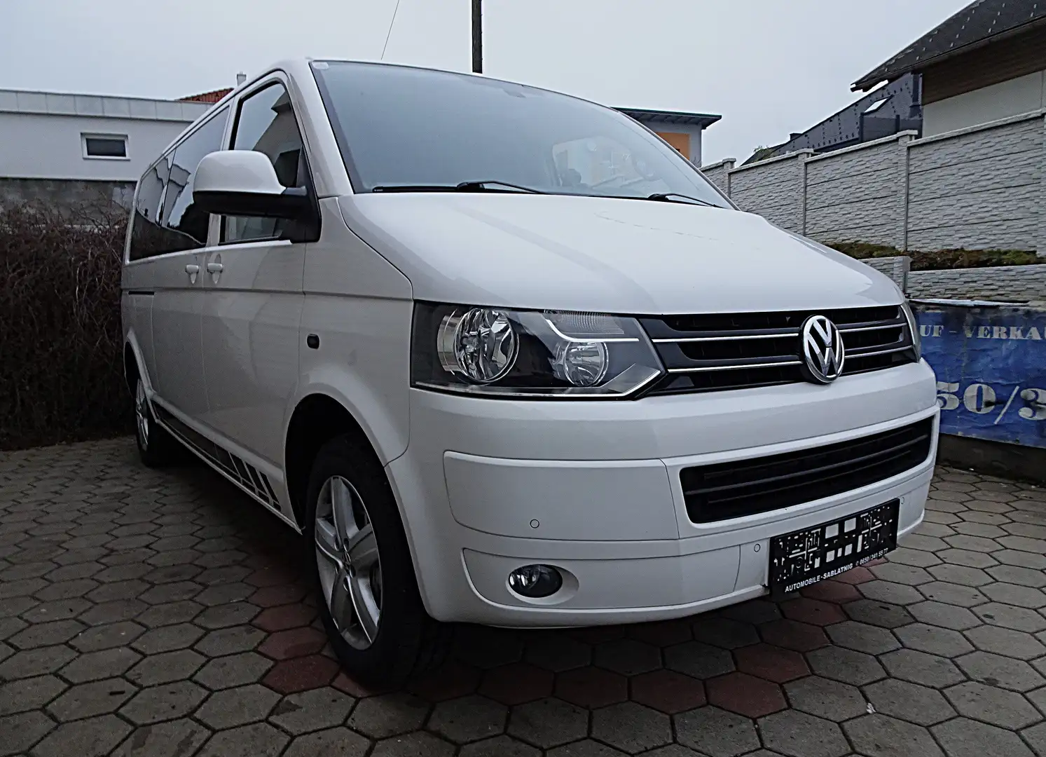 Volkswagen T5 Multivan Highline 2,0 BiTDI DSG 4Motion lang Weiß - 2
