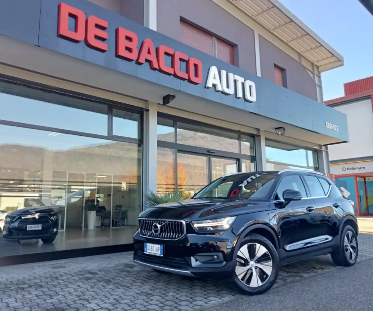 Volvo XC40 T4 Recharge Plug-in Hybrid OK NEOPATENTATI Nero - 1