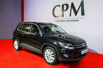 2.0 TDI PANO NAVI MFL SHZ TEMPO PDC 1.HD