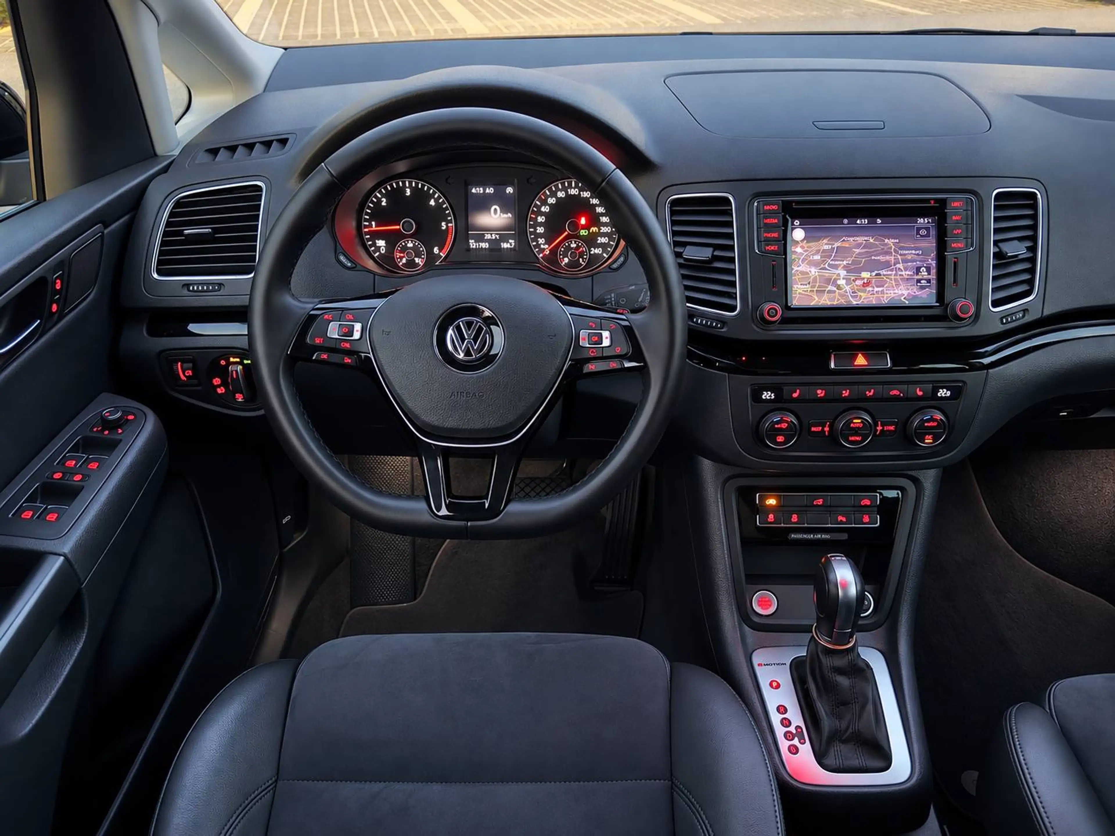 Volkswagen Sharan Sharan Business SCR 2,0 TDI 7 Sitze DSG 4Motion — photo 13