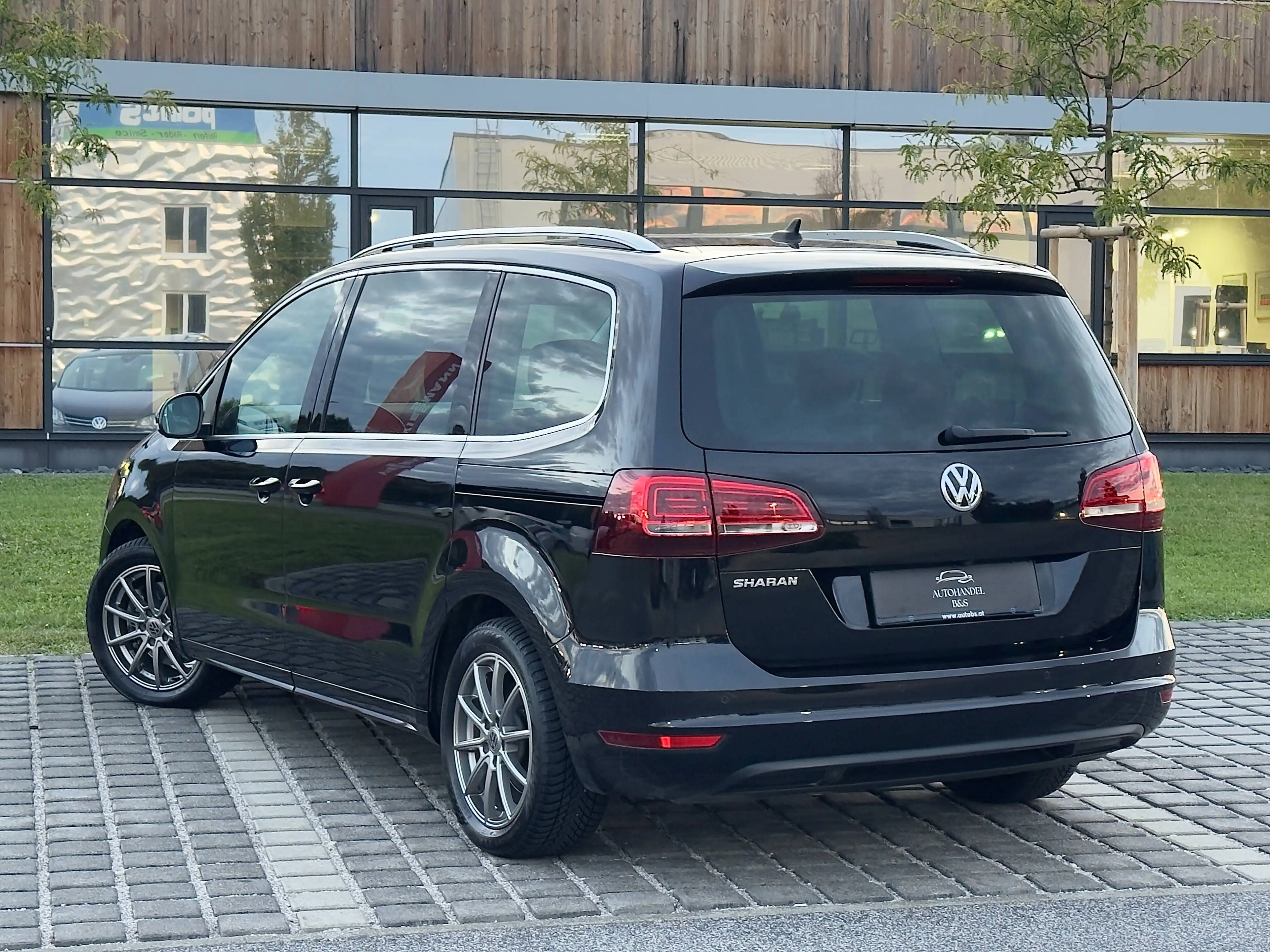 Volkswagen Sharan Sharan Business SCR 2,0 TDI 7 Sitze DSG 4Motion — photo 4