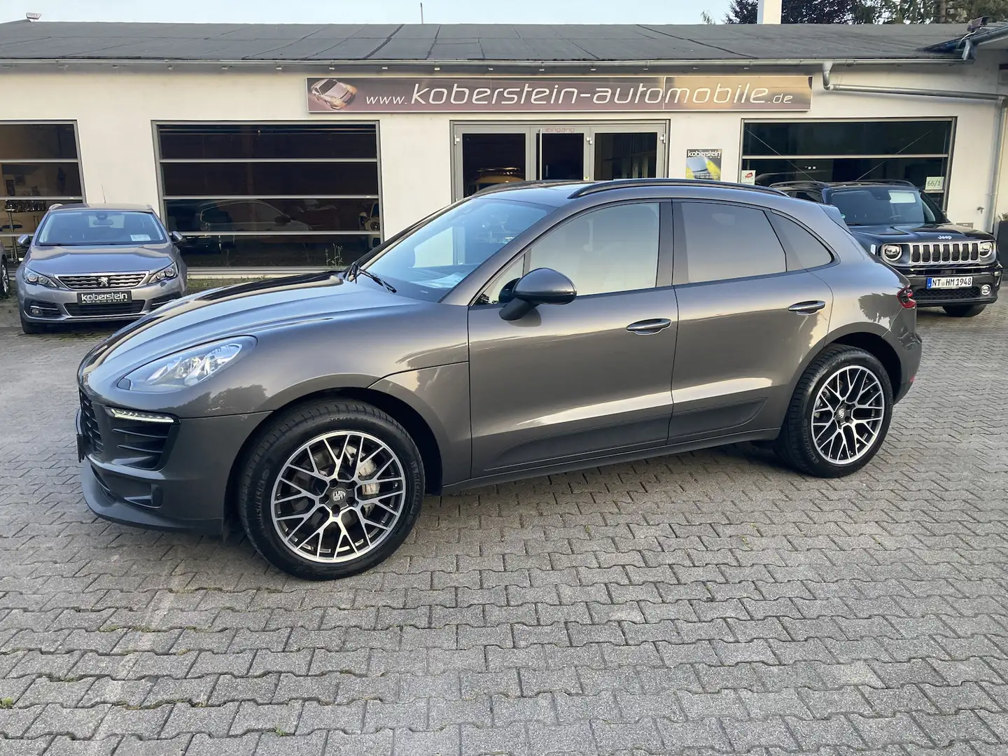 Porsche Macan S Diesel*PCM,PASM,Panorama,ACC,Bose,2.Hd* Grau - 1