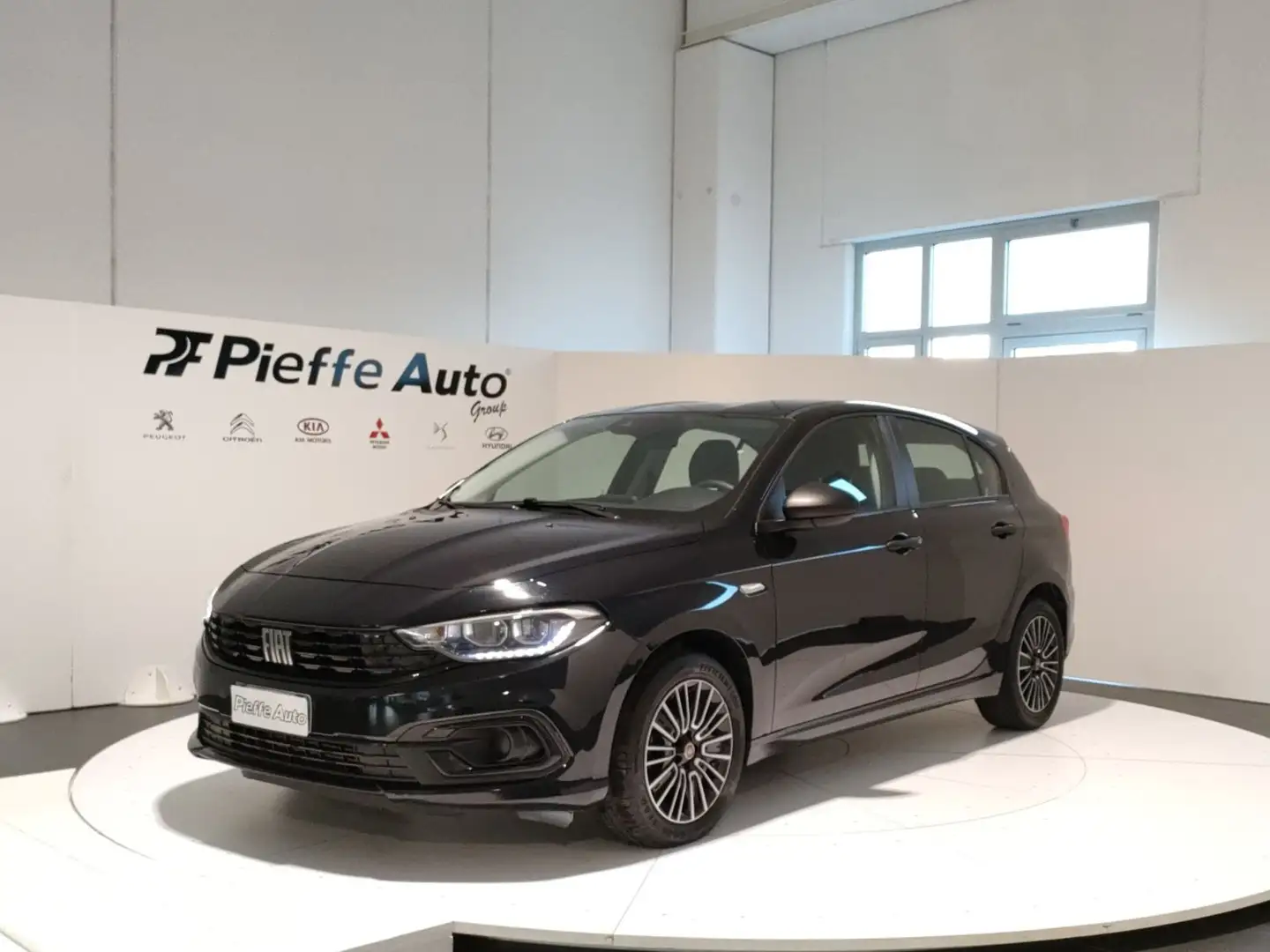 Fiat Tipo (2015-->) - Tipo 1.6 Mjt S&S 5 porte City Life Schwarz - 1