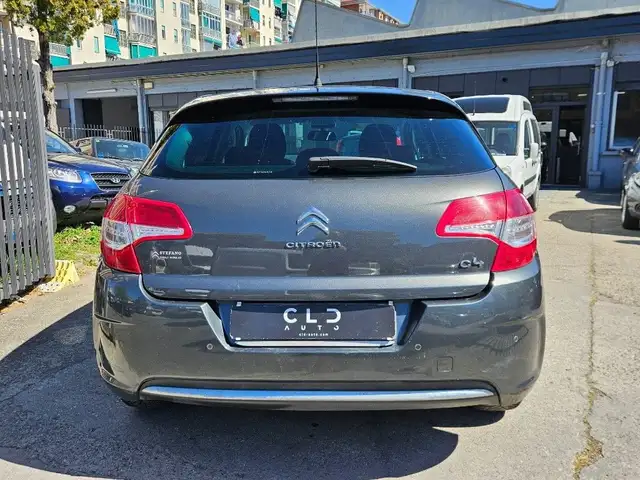 Citroen C4 view 4