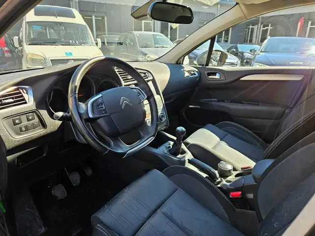 Citroen C4 view 6