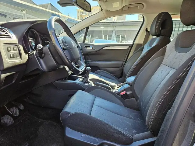 Citroen C4 view 7