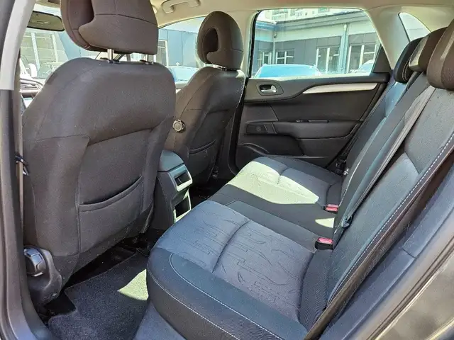 Citroen C4 view 10