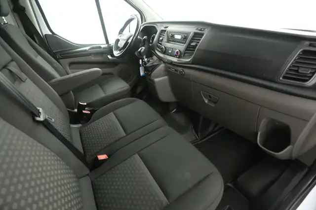 Ford Transit Custom view 23