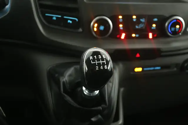Ford Transit Custom view 21