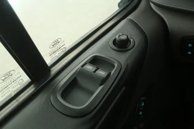 Ford Transit Custom view 20