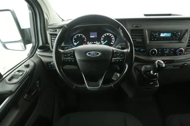 Ford Transit Custom view 2