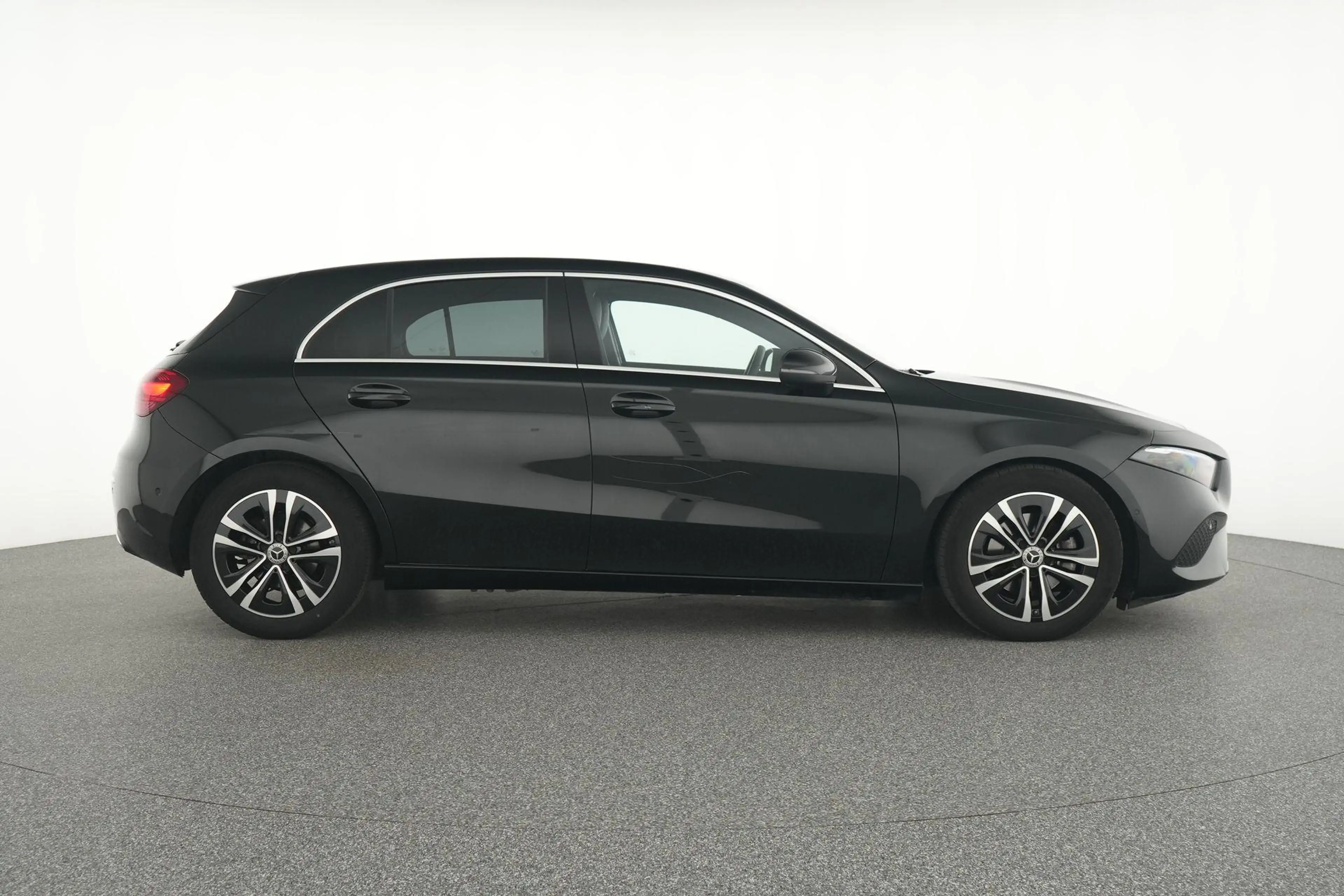 Mercedes-Benz A 180 180d Business Line — photo 9