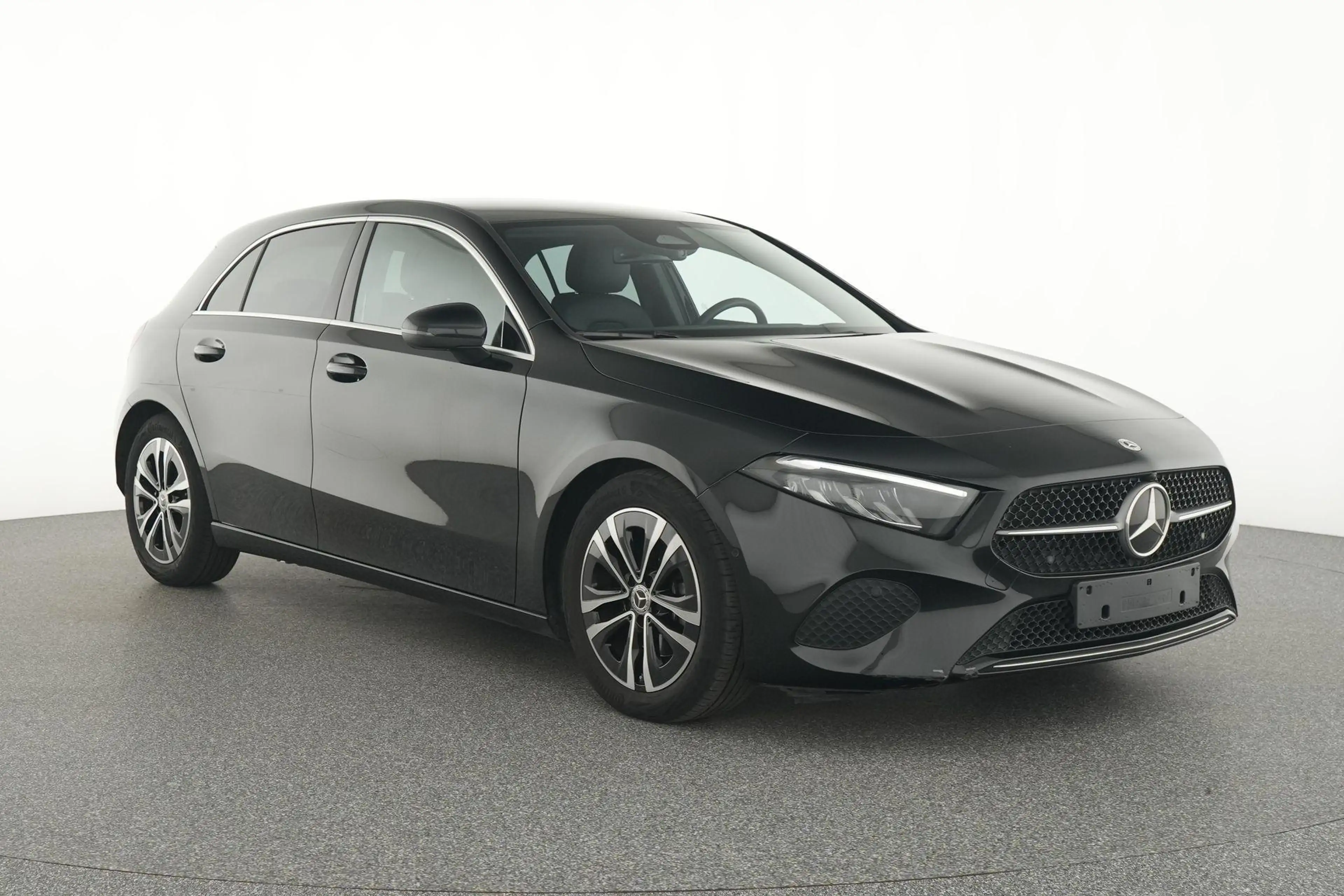 Mercedes-Benz A 180 180d Business Line — photo 2