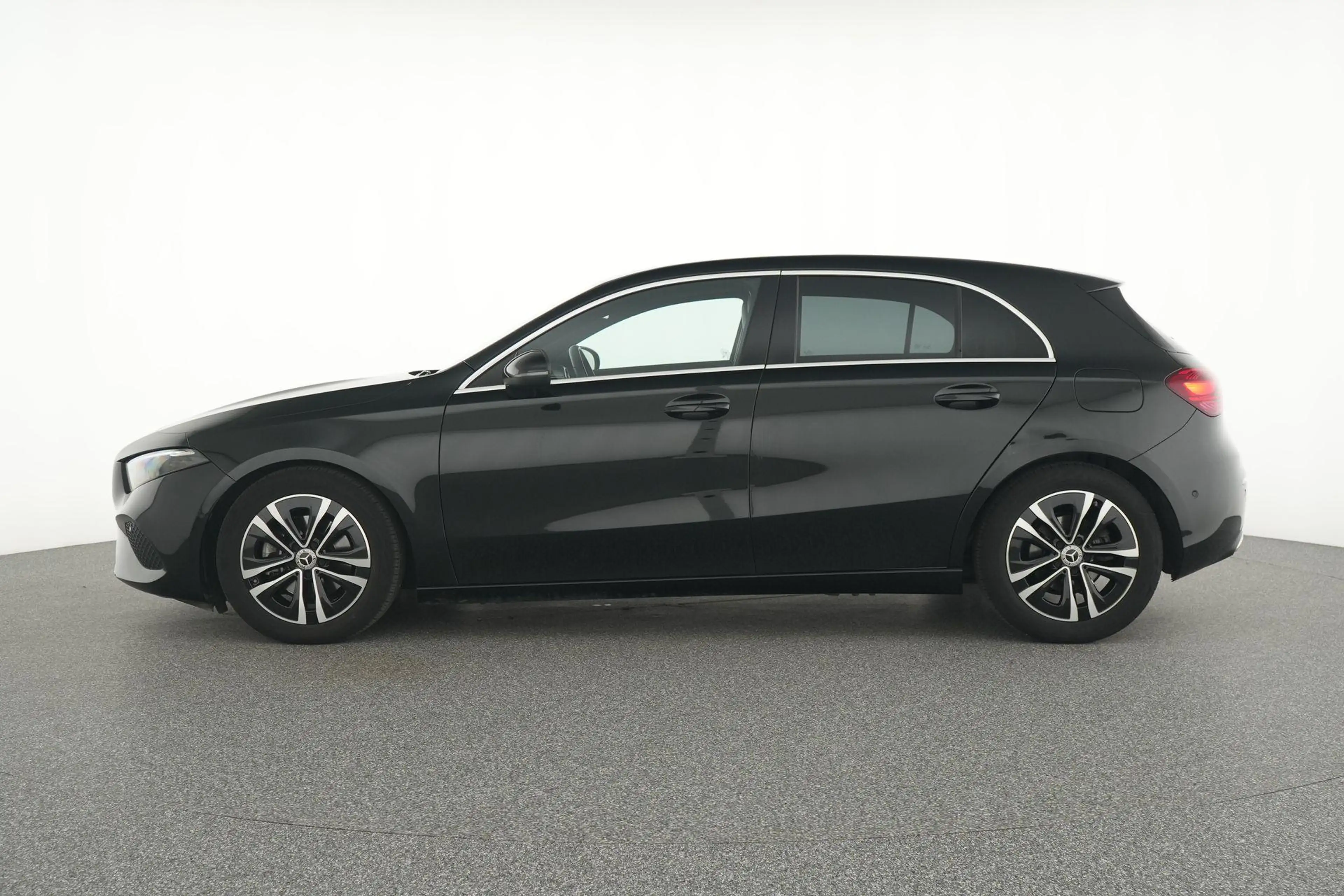 Mercedes-Benz A 180 180d Business Line — photo 8