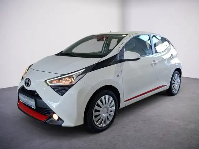 Toyota Aygo X x-play connect