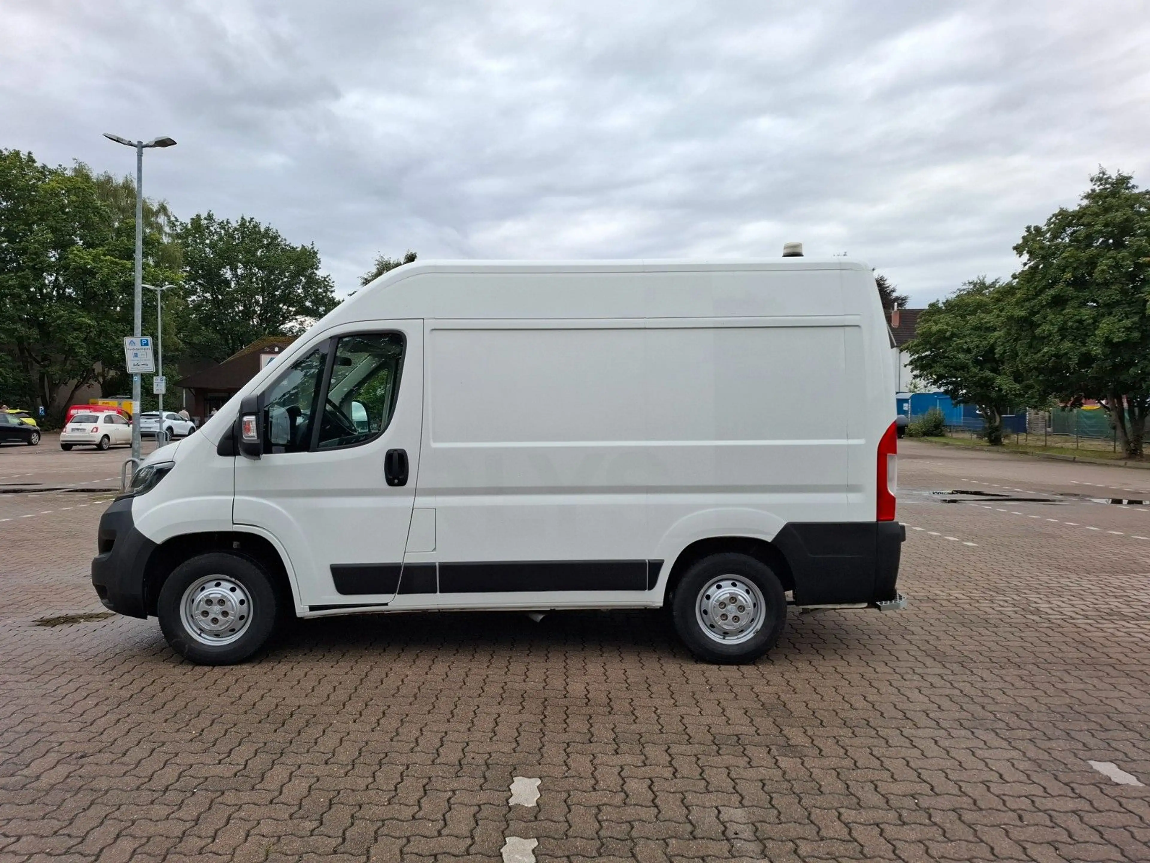 Peugeot Boxer 2.2 L2H2 BLUEHDI 140PS PREMIUM Standheiz.. — photo 8