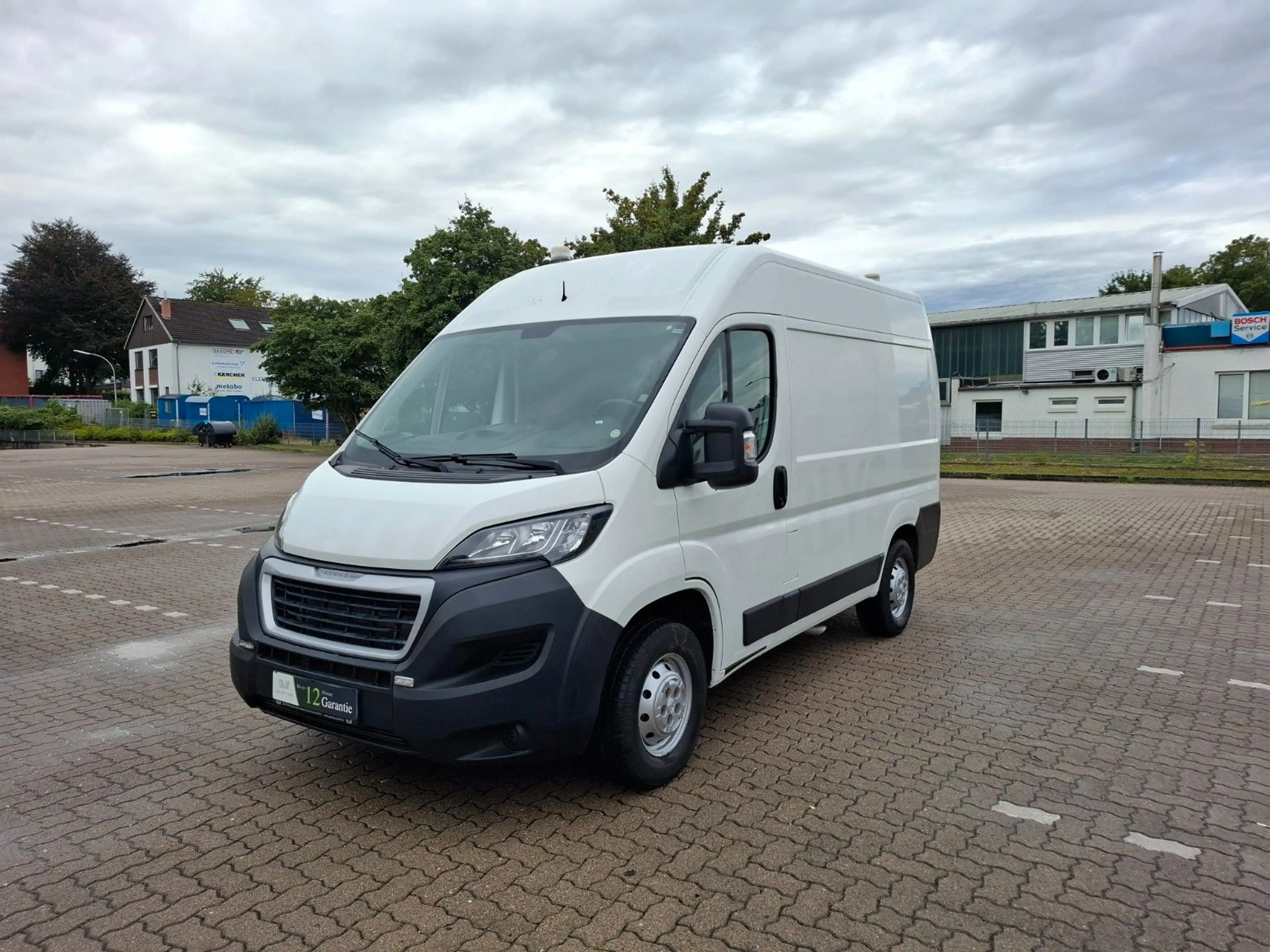 Peugeot Boxer 2.2 L2H2 BLUEHDI 140PS PREMIUM Standheiz..