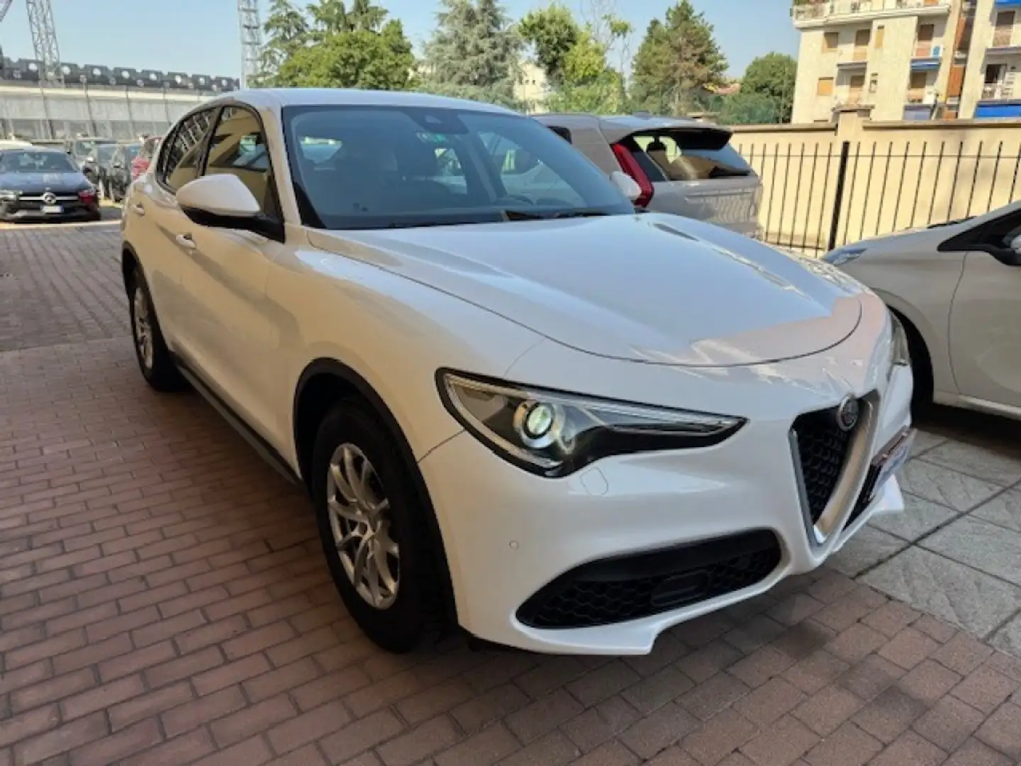 Alfa Romeo Stelvio 2.2 Turbodiesel 160 CV AT8 RWD Weiß - 1