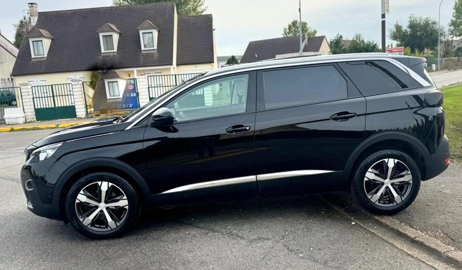 Peugeot 5008 Allure Business 1.2 PT 130CV BVA8 15000HT 7 Sieges TOIT OUVRANT Nero - 2