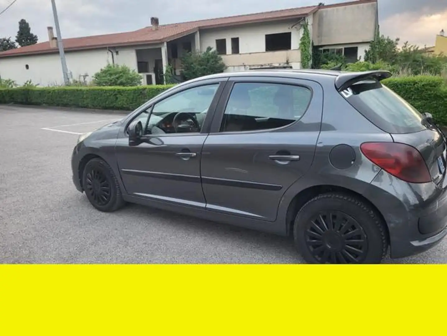 Peugeot 207 - 1