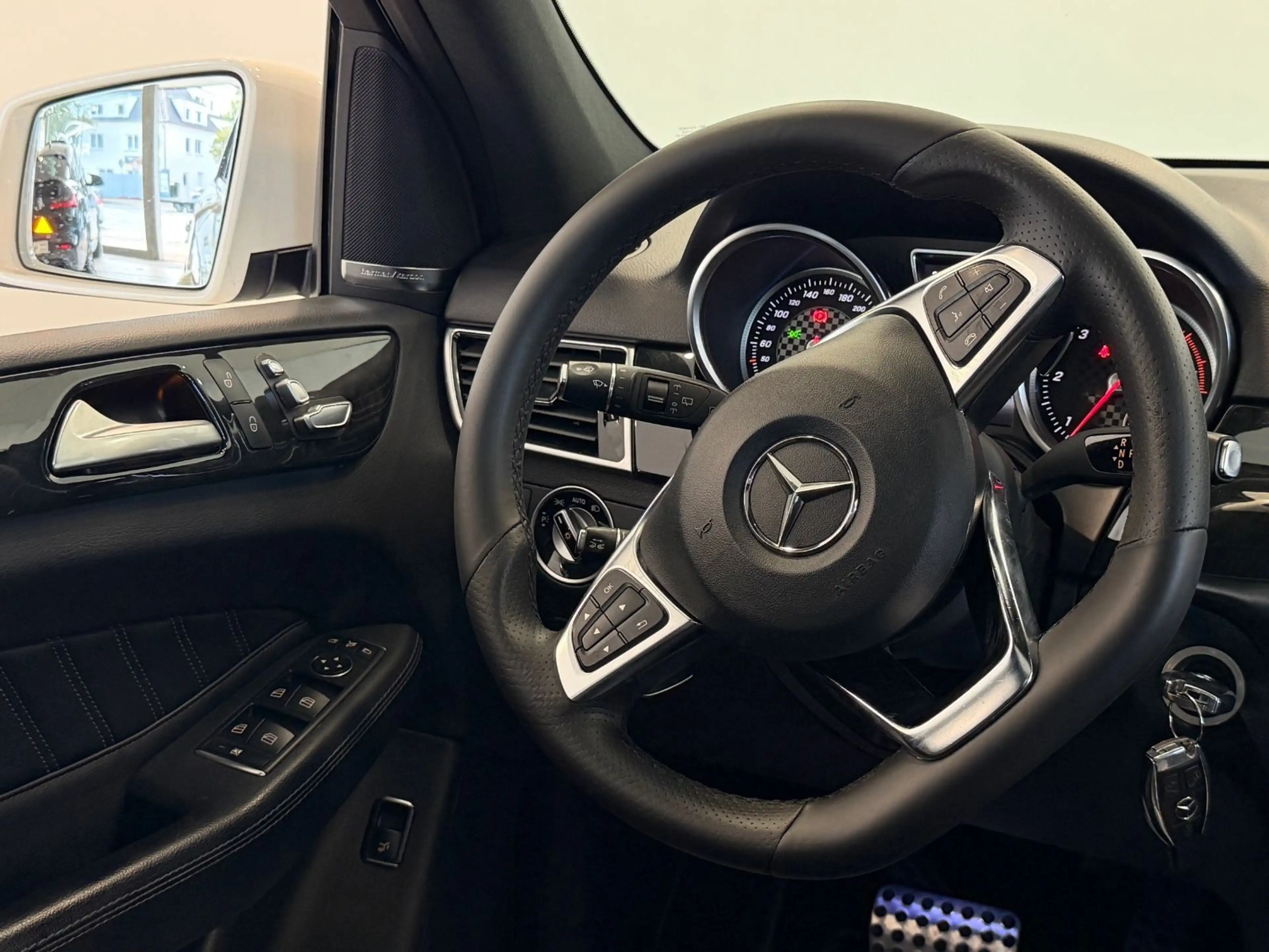 Mercedes-Benz GLE 250 d 4Matic AMG-Line|PANO|360°|HARMANKARDON — photo 6