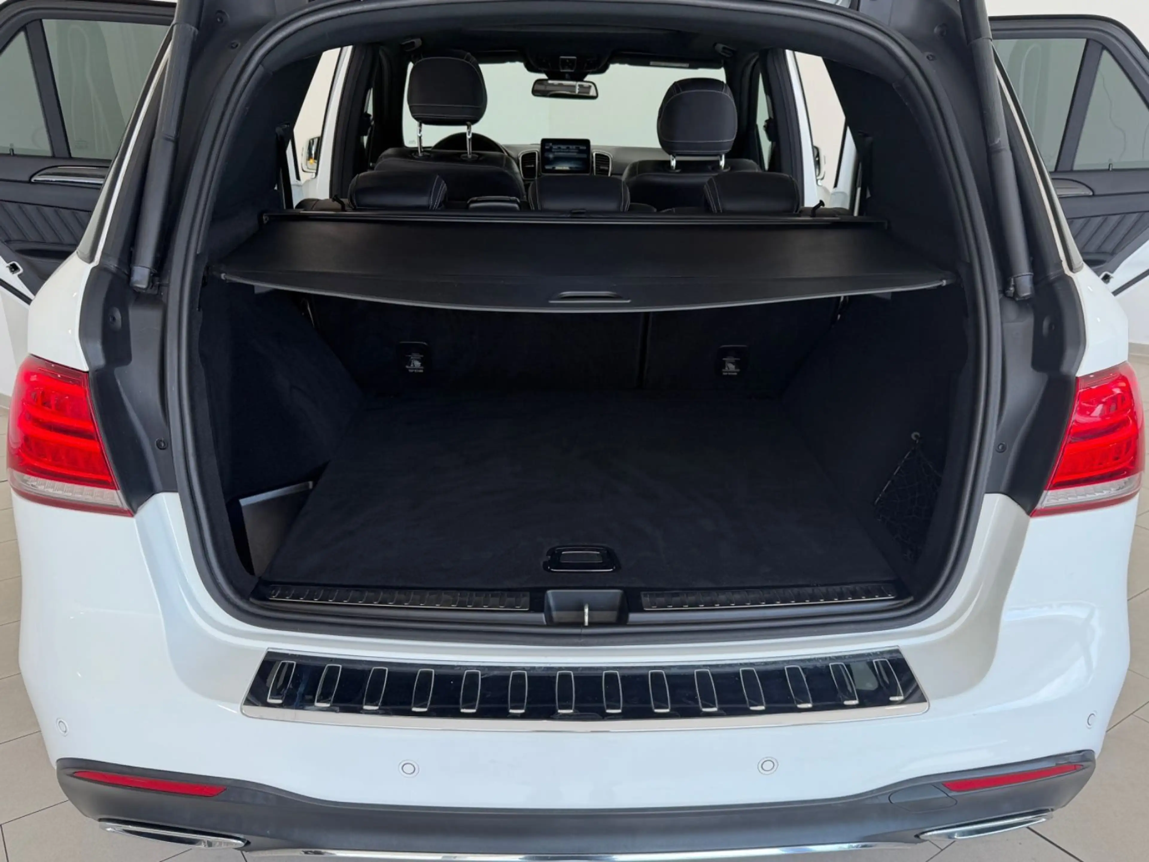 Mercedes-Benz GLE 250 d 4Matic AMG-Line|PANO|360°|HARMANKARDON — photo 8